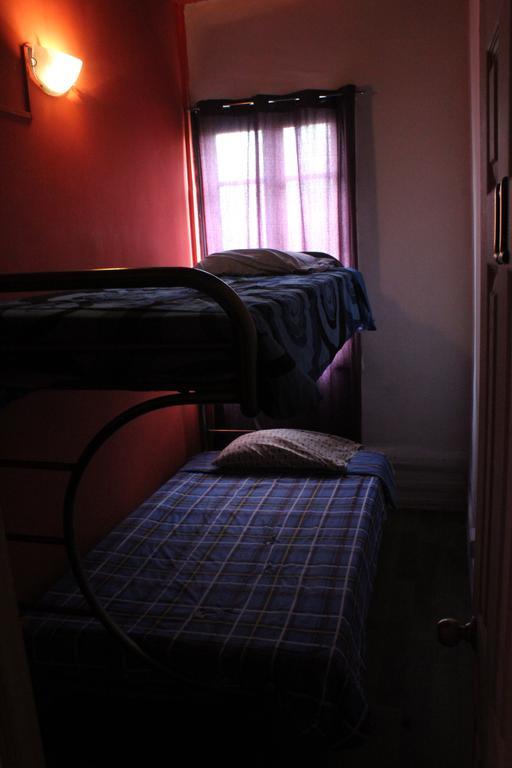 Hostal Barrio Brasil Santiago del Cile Esterno foto